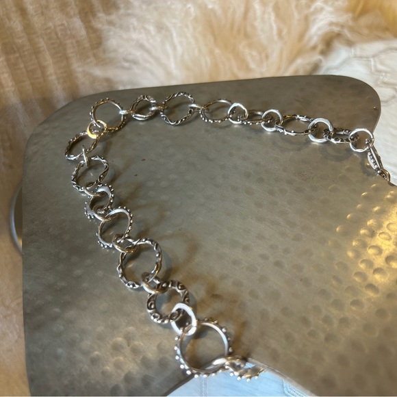 Striking 925 Sterling Silver Stamped Designer Looped Necklace. Very unique! - Picture 13 of 16